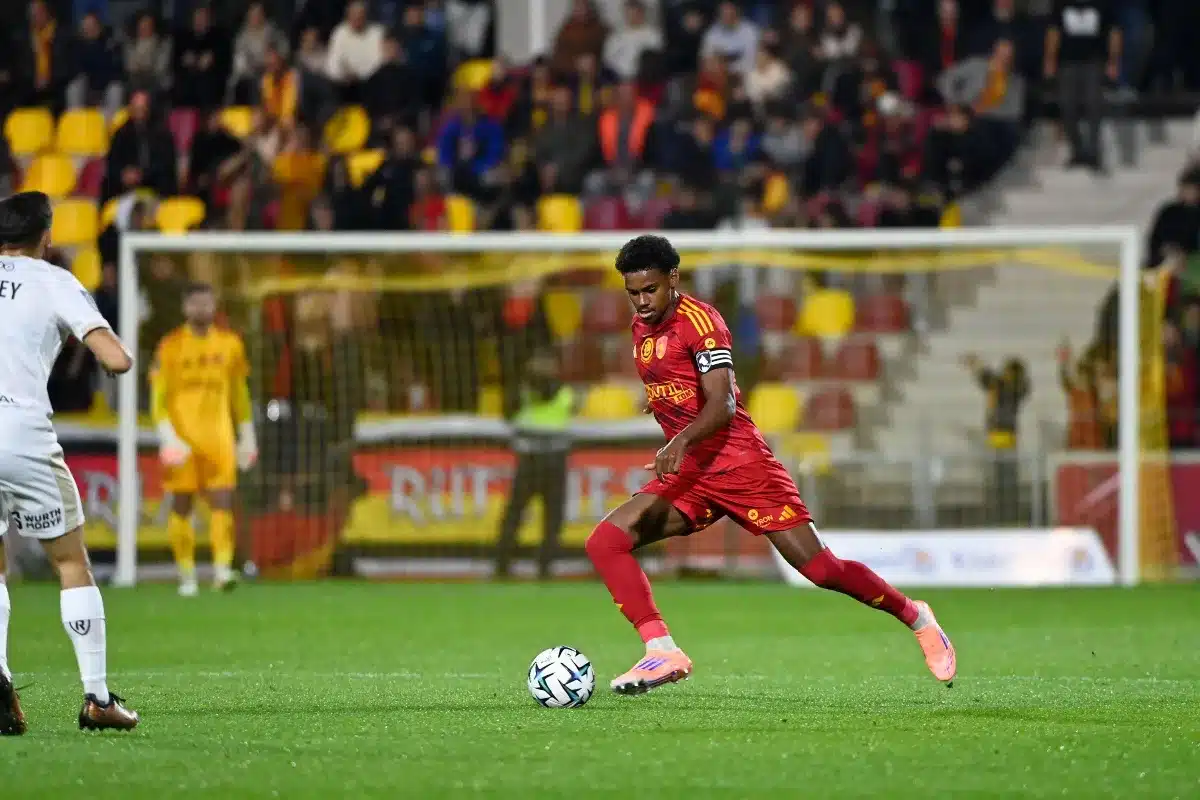 Lens active une piste défensive en Ligue 2