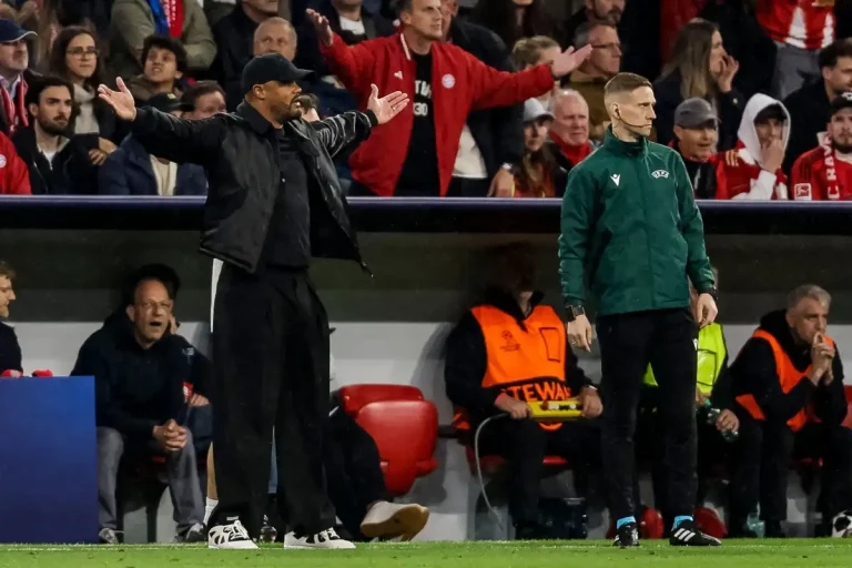 Vincent Kompany critique l'arbitrage ©Alamy