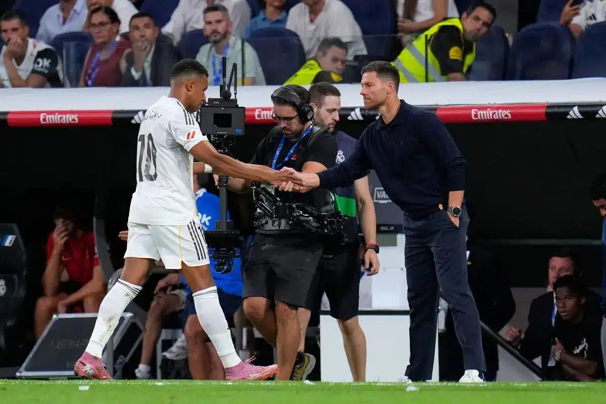 Xabi Alonso lorgne sur une star du Real Madrid