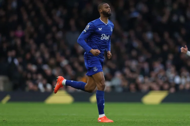 Beto sous le maillot d'Everton @Alamy
