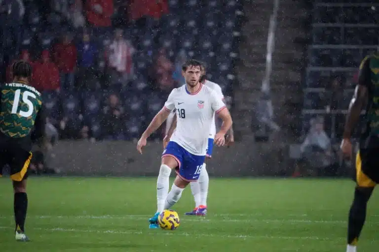 Tanner Tessmann sous le maillot des Etats-Unis @Alamy