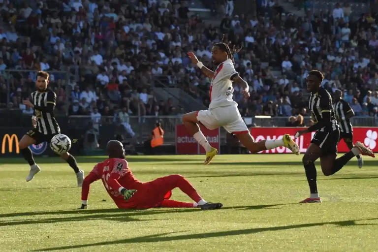Hervé Koffi sous le maillot d'Angers