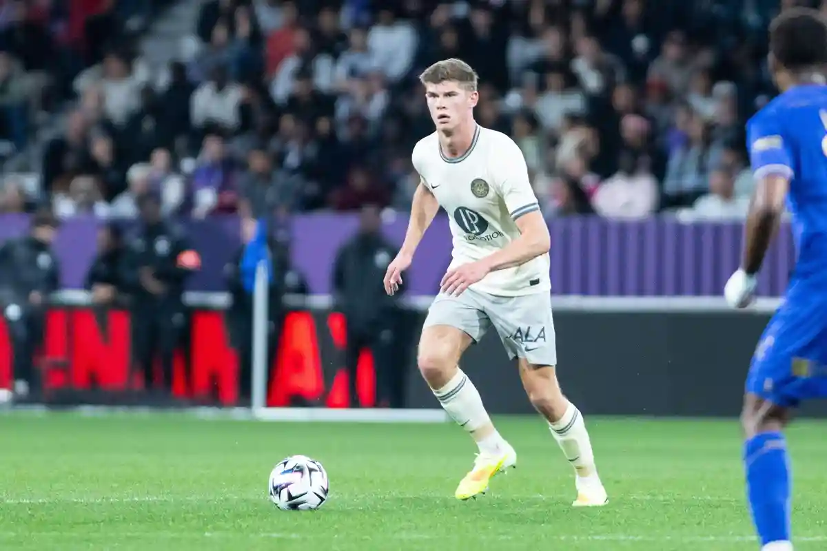 Manchester United vise un défenseur de Ligue 1
