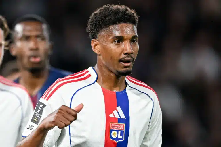 Abner Vinícius avec l'OL