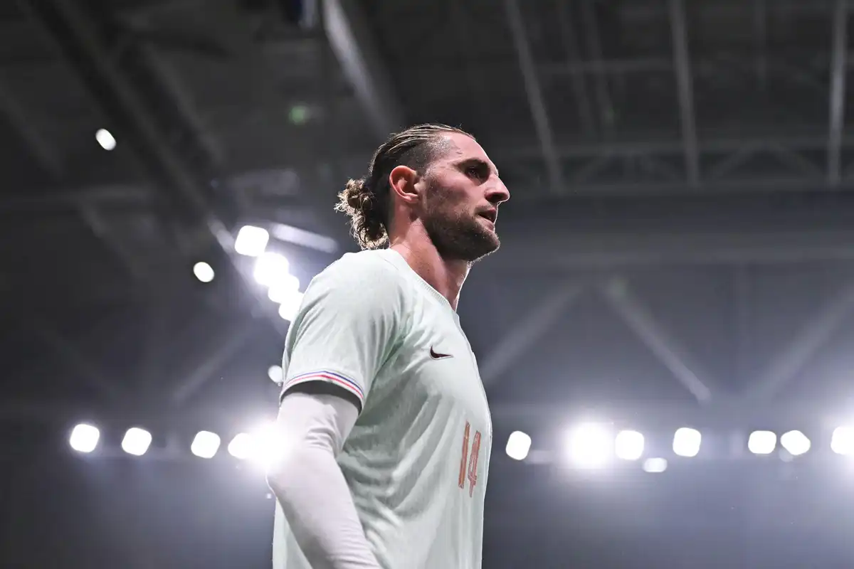 Le Milan AC met en vente Adrien Rabiot
