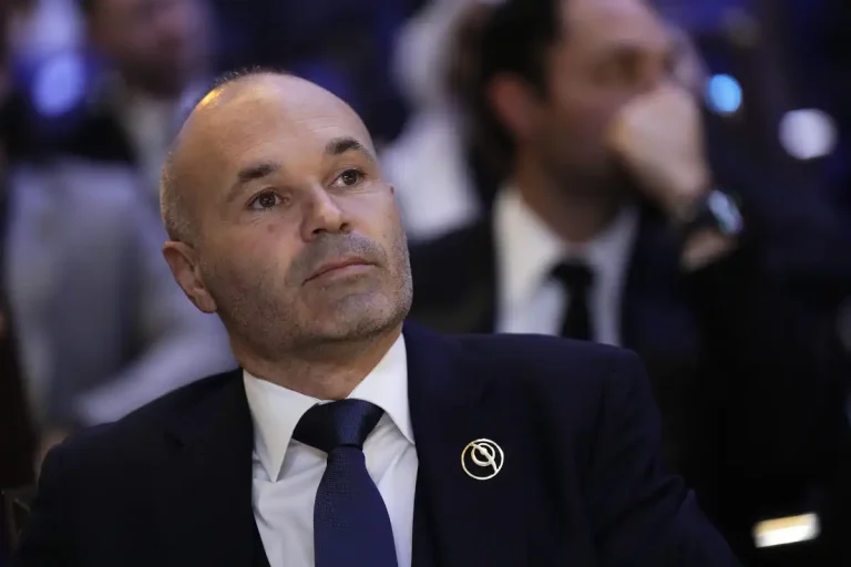 Andrés Iniesta choisit Gulf United