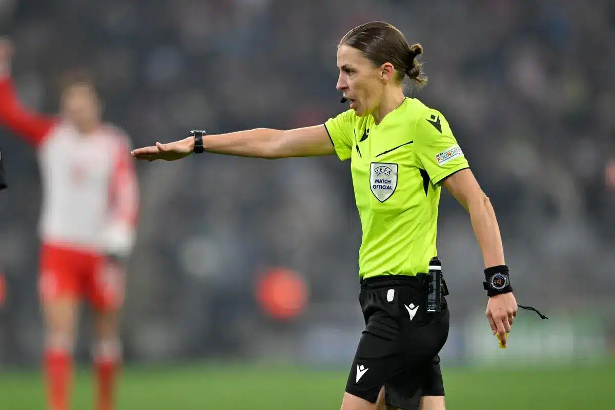 Arbitrage : Stéphanie Frappart prend sa retraite