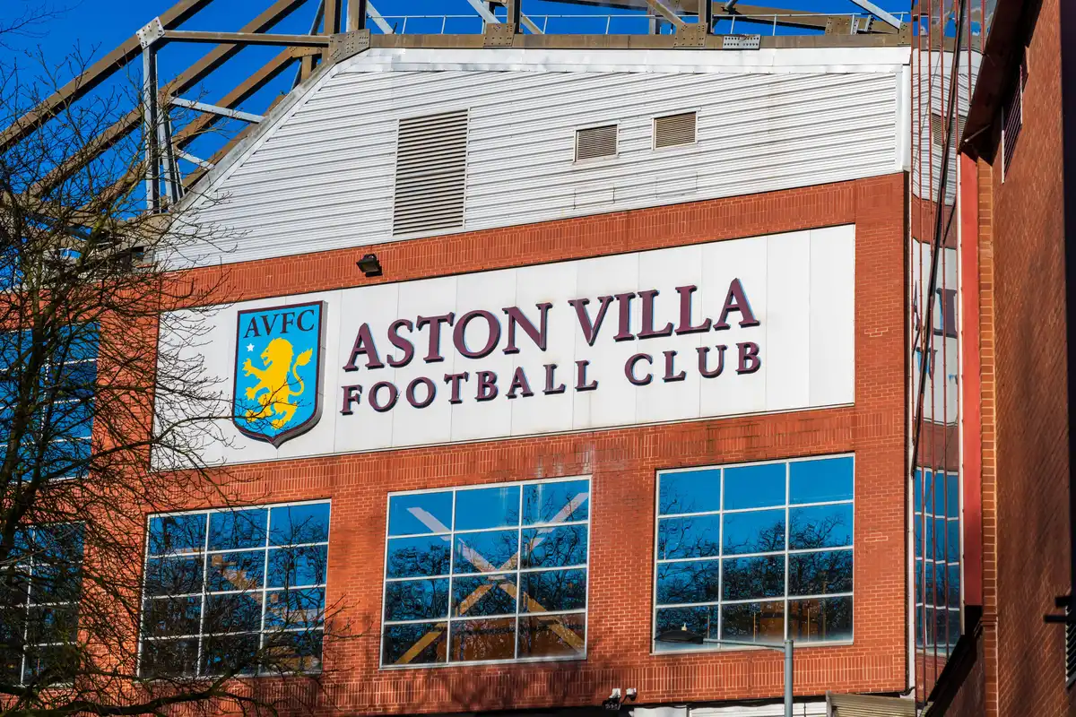 Aston Villa investit à Annecy