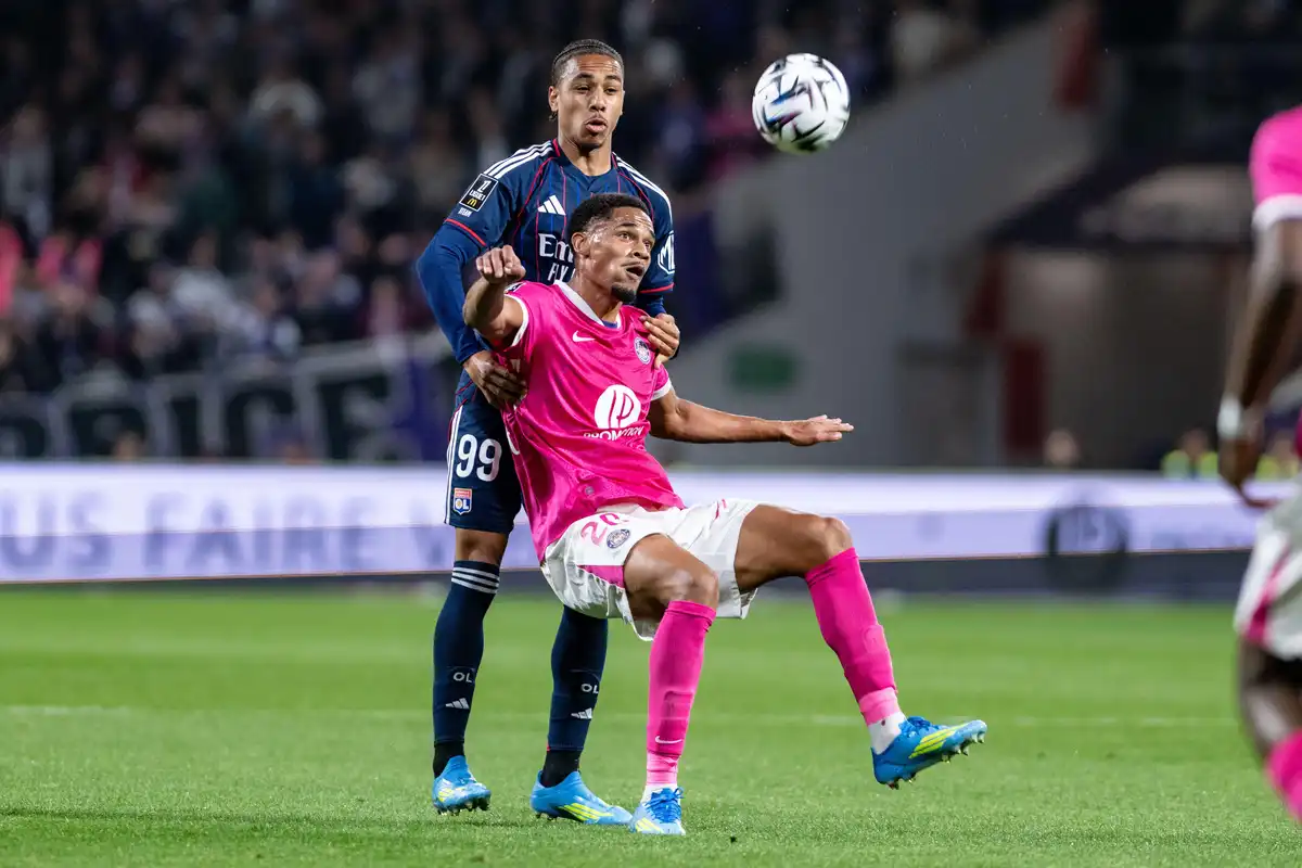 Toulouse déboute un club anglais pour Emersonn