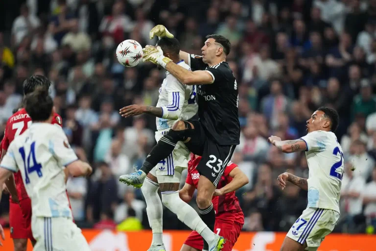 Emiliano Martinez visé par la Juventus ©Alamy