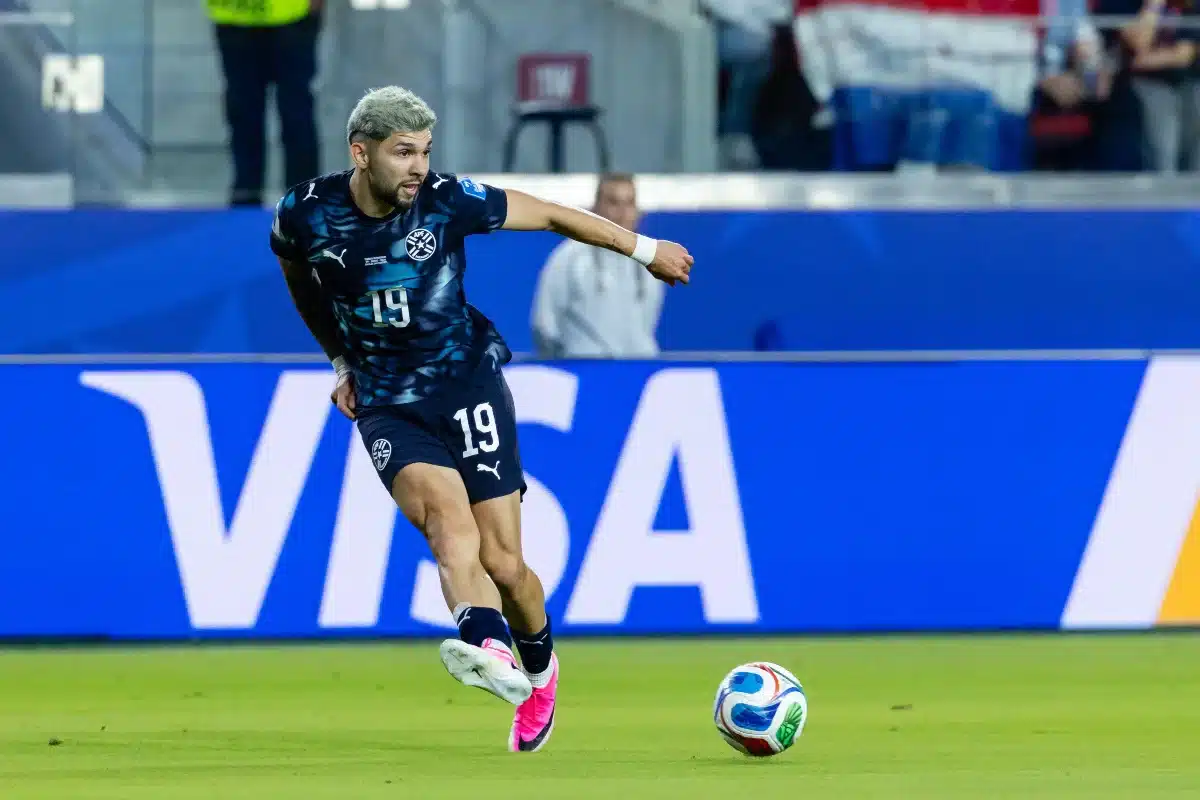 Julio Enciso sous le maillot du Paraguay
