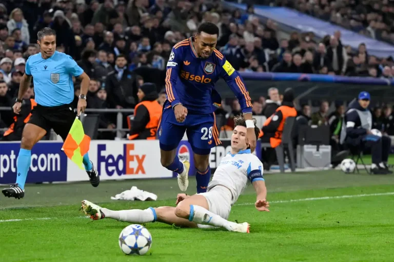 Leonardo Balerdi ciblé par la Juventus ©Alamy
