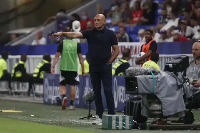 Ligue 1 Lorient tient le successeur d'Olivier Pantaloni
