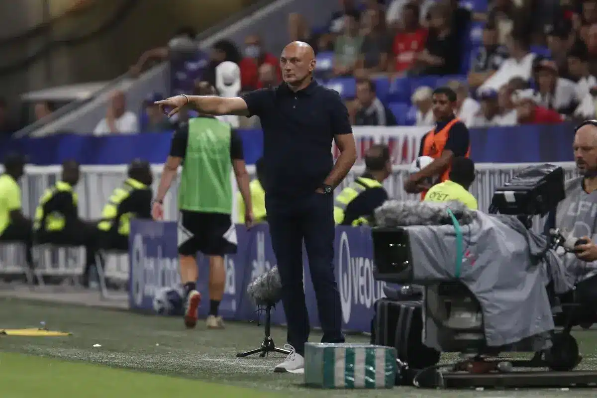 Ligue 1 Lorient tient le successeur d'Olivier Pantaloni