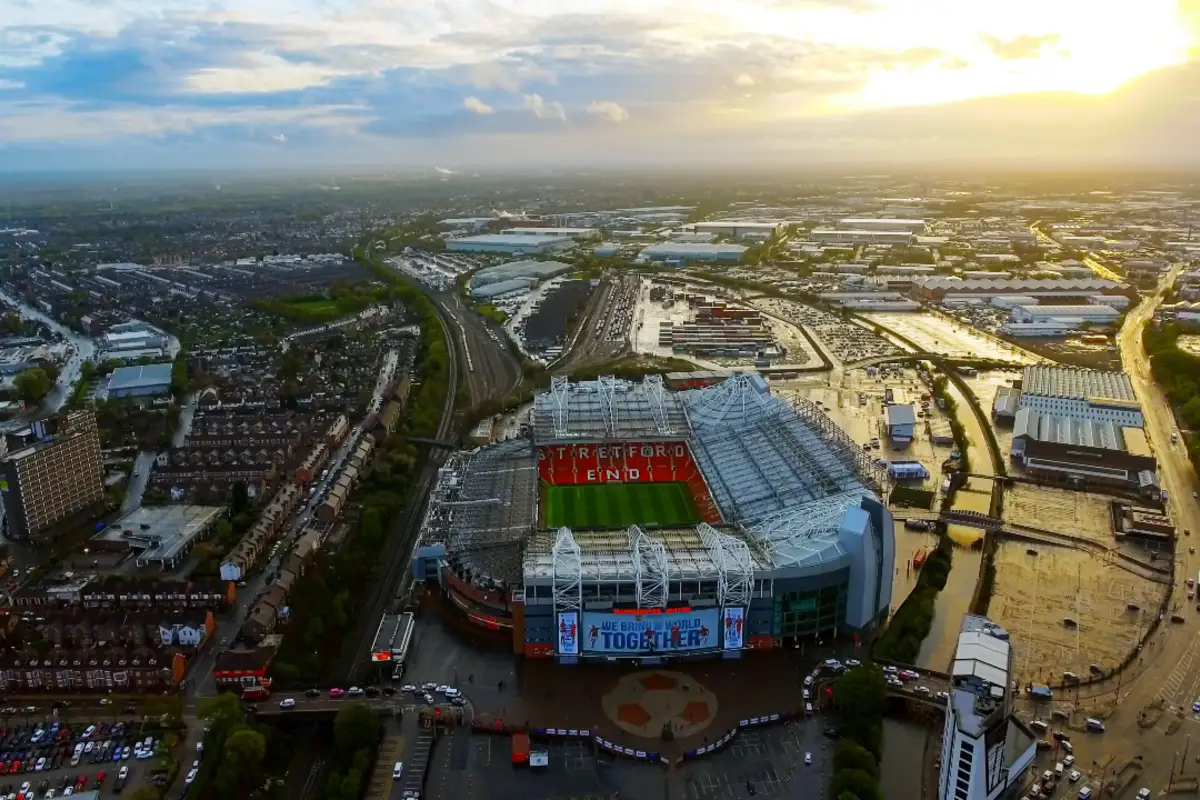 Man United s&rsquo;offre un terrain de 25 hectares, la raison