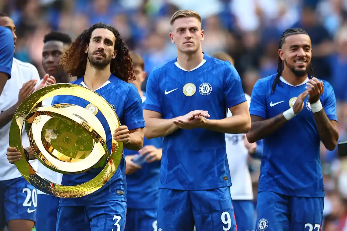 José Mourinho veut frapper fort avec Marc Cucurella