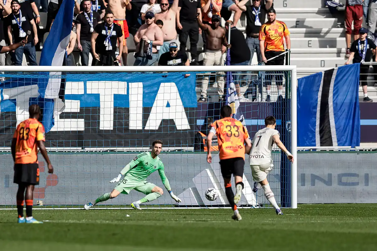 United et City se disputent Matias Fernandez Pardo ©Alamy