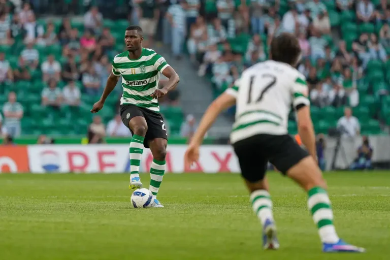 Ousmane Diomande visé par le Sporting ©Alamy