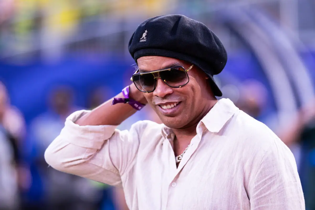 PSG : l'ex-star parisienne, Ronaldinho, de retour au football