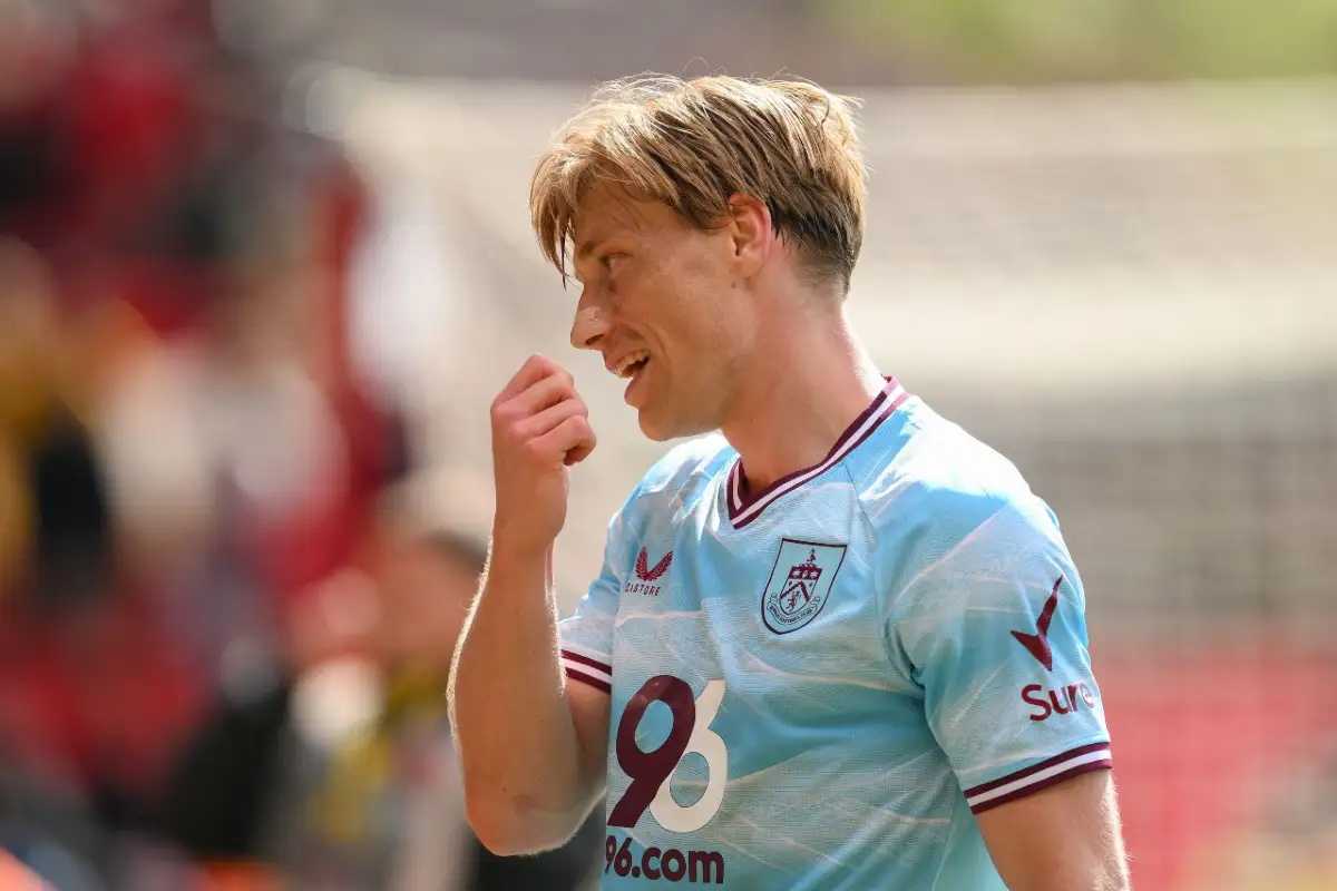 Premier League : ce buteur refuse de suivre son club relégué