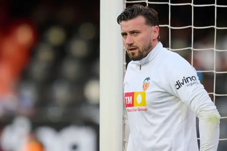 Stole Dimitrievski prolonge avec Valence ©Alamy