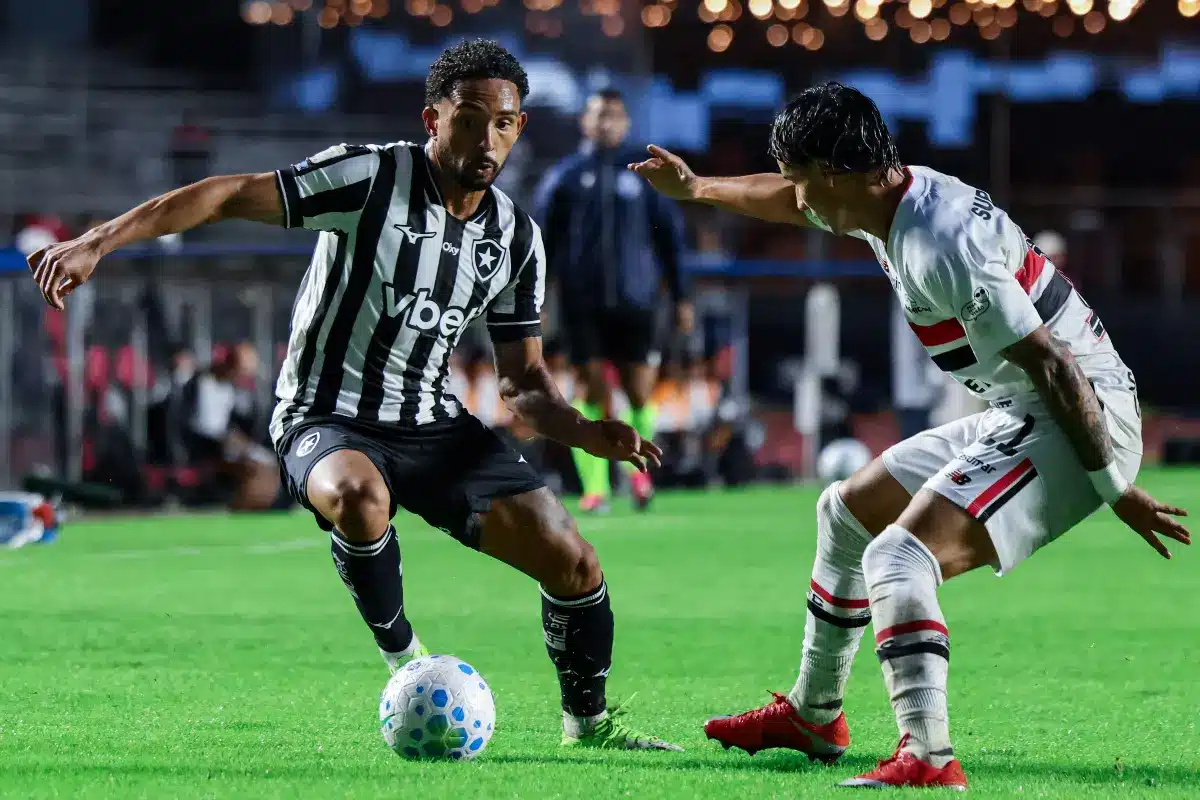Vitinho avec Botafogo