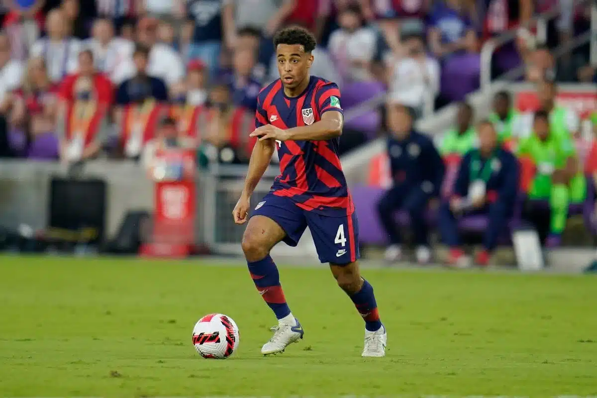 Chelsea et Manchester United se disputent ce joueur !