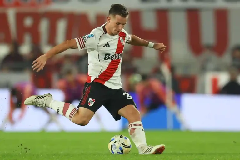 Giuliano Galoppo sous le maillot de River Plate