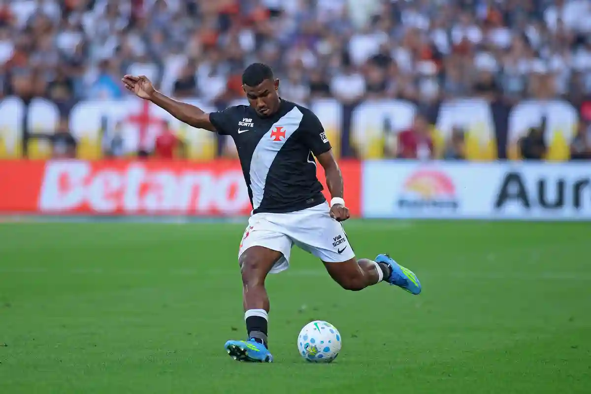 Le Stade Rennais et Strasbourg se disputent un défenseur brésilien