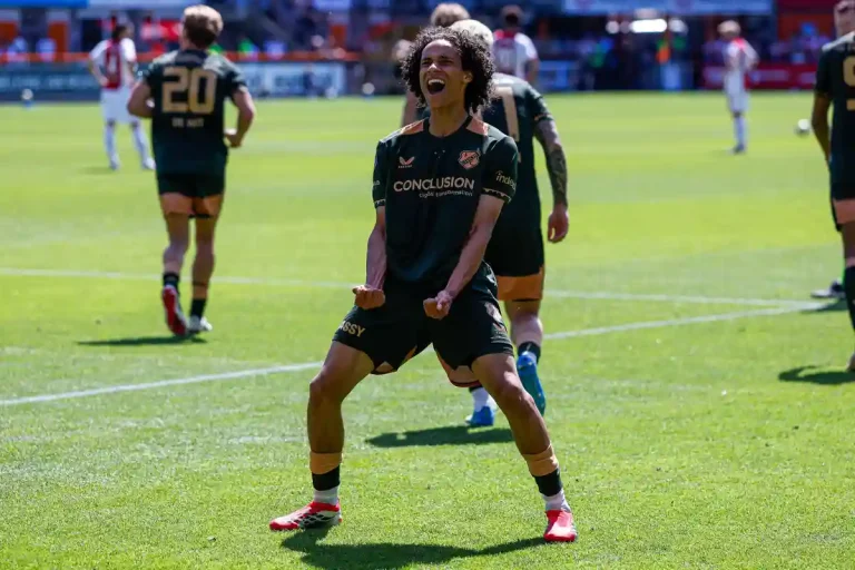 Gjivai Zechiël buteur avec Feyenoord @alamy