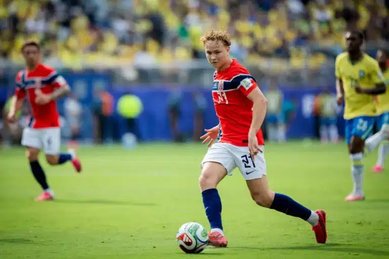 Andreas Schjelderup sous le maillot de la Norvège
