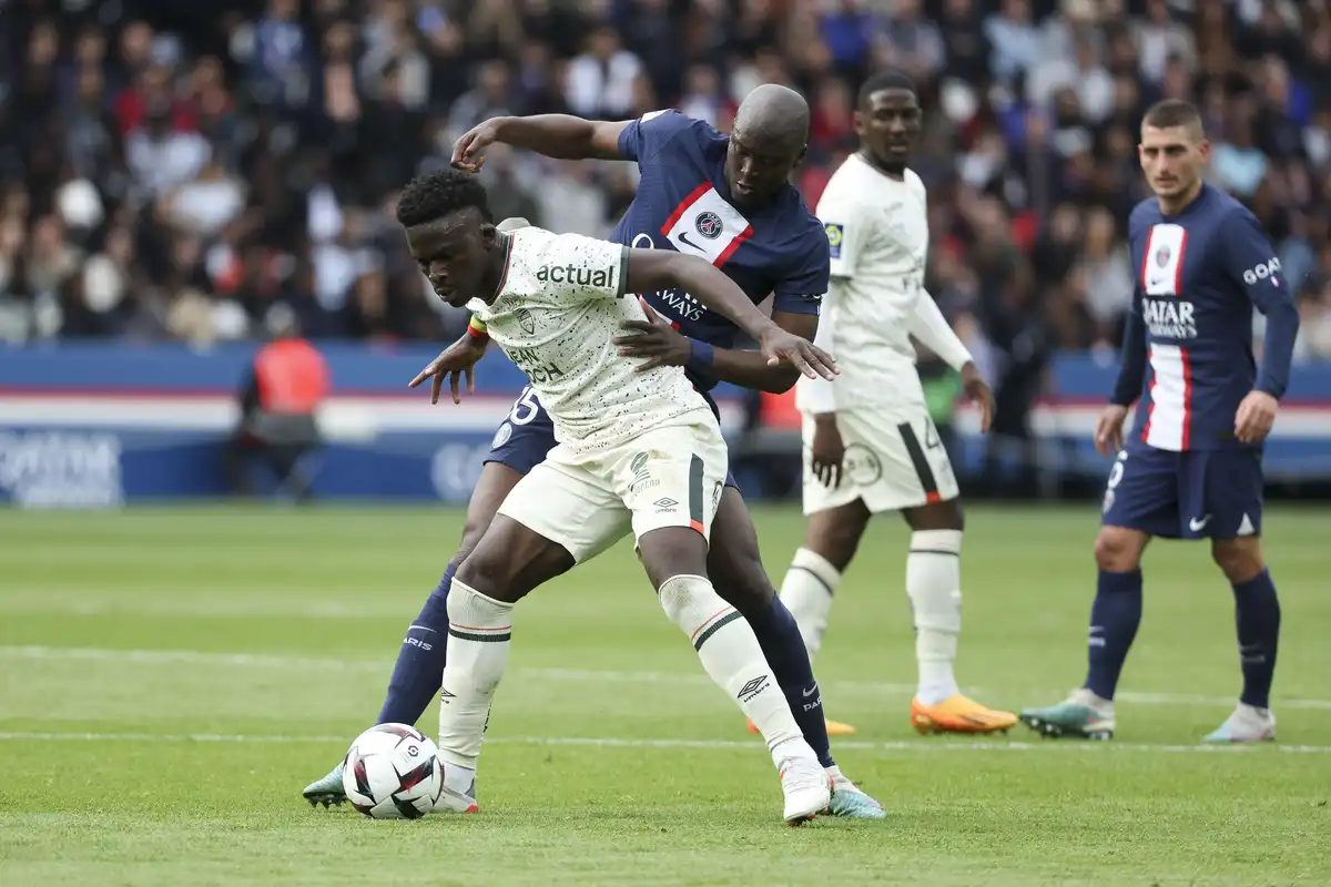 Lorient : Un ancien crack de l’OM a deux portes de sortie en Angleterre