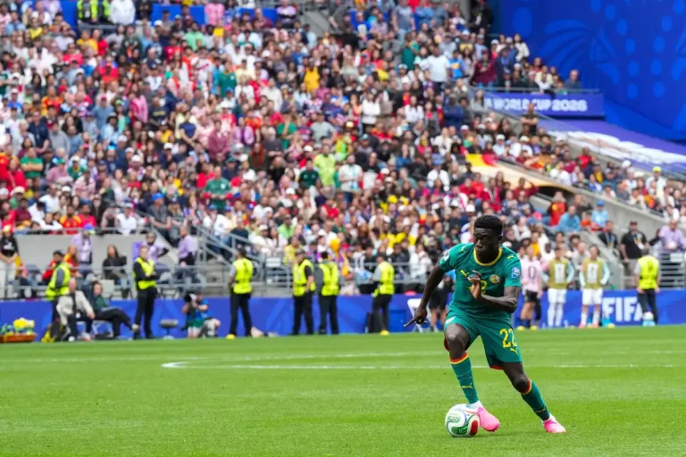 Bara Sapoko Ndiaye visé par le Bayern Munich ©Alamy