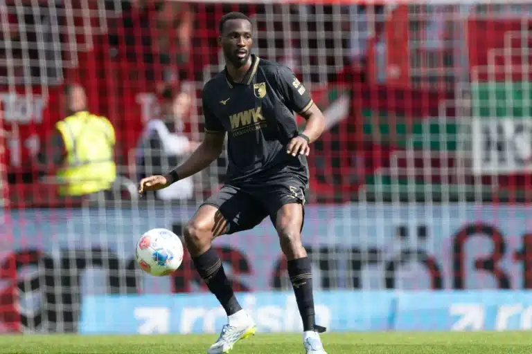Chrislain Matsima avec le maillot d'Augsbourg