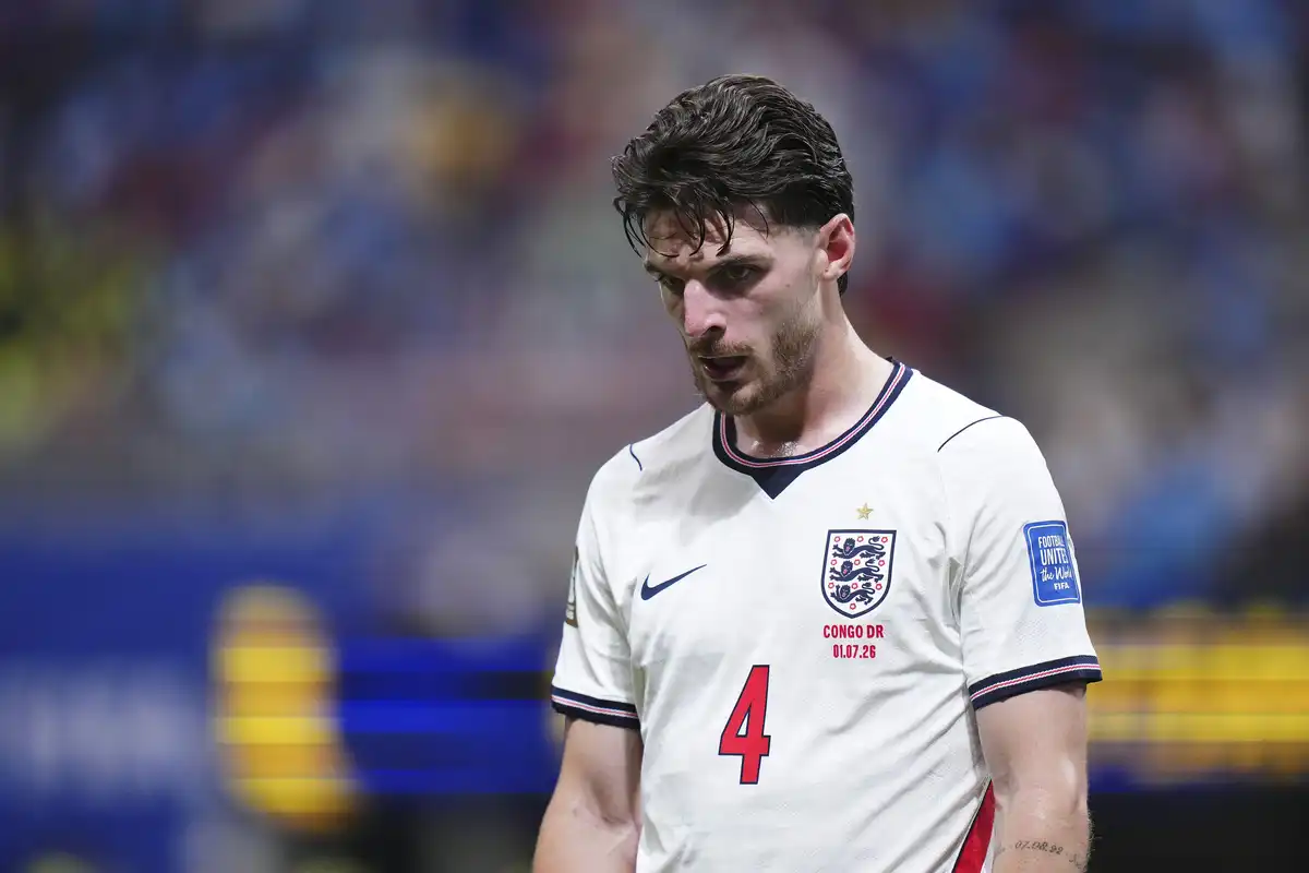 Declan Rice contraint de jouer latéral droit
