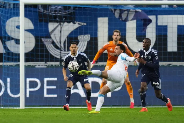 Ethan Nwaneri visé par Arsenal ©Alamy