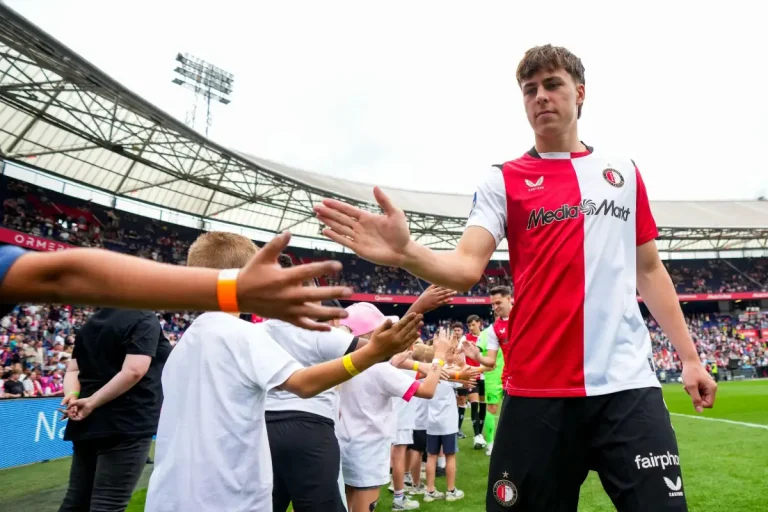 Feyenoord et Stuttgart ont un accord pour Sauer