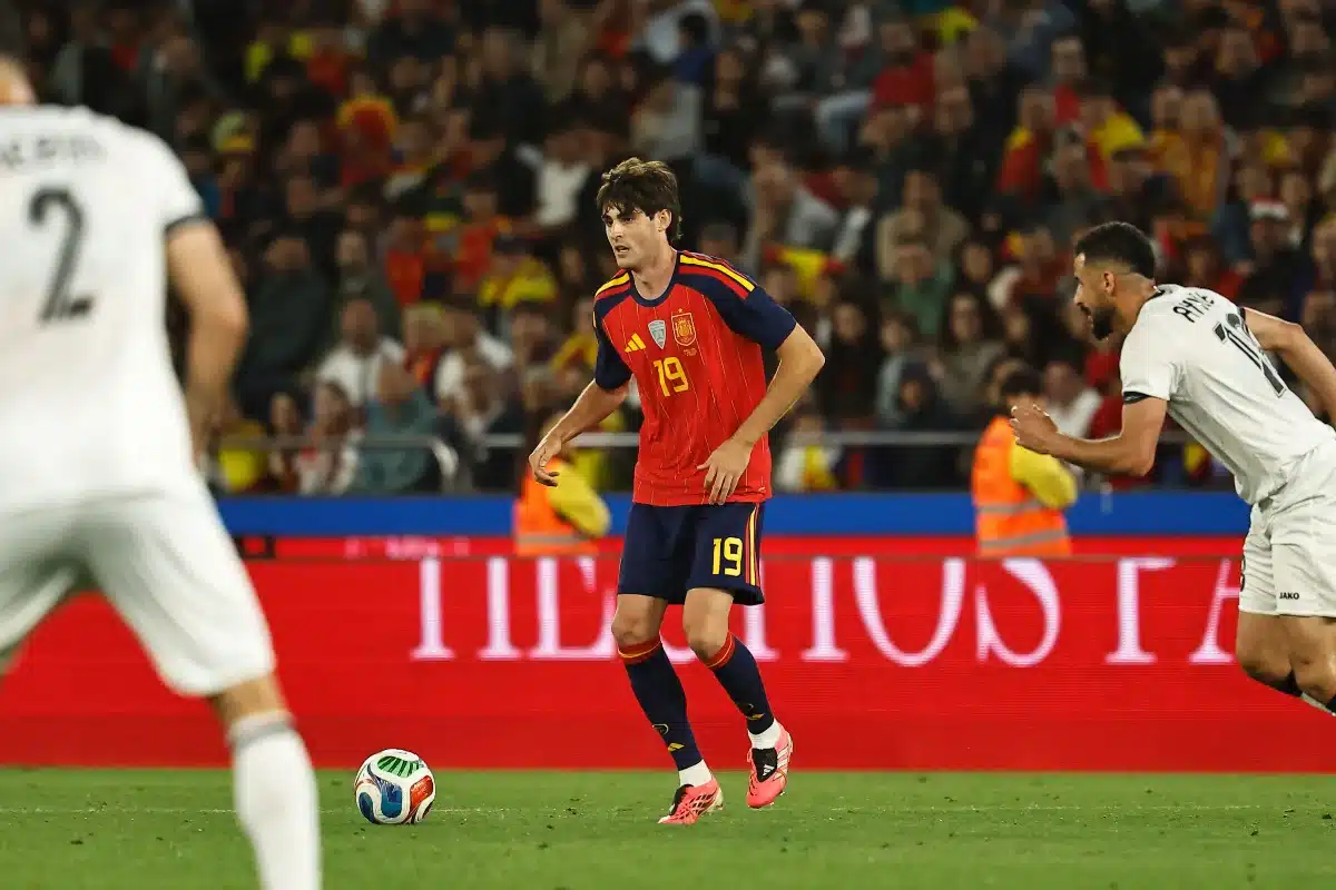 Le FC Barcelone explore la piste Javi Guerra