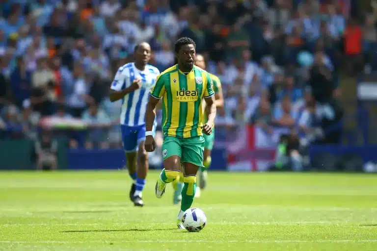 Josh Maja sous le maillot de WBA