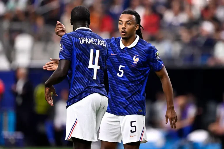Jules Koundé sous les couleurs des Bleus ©Alamy