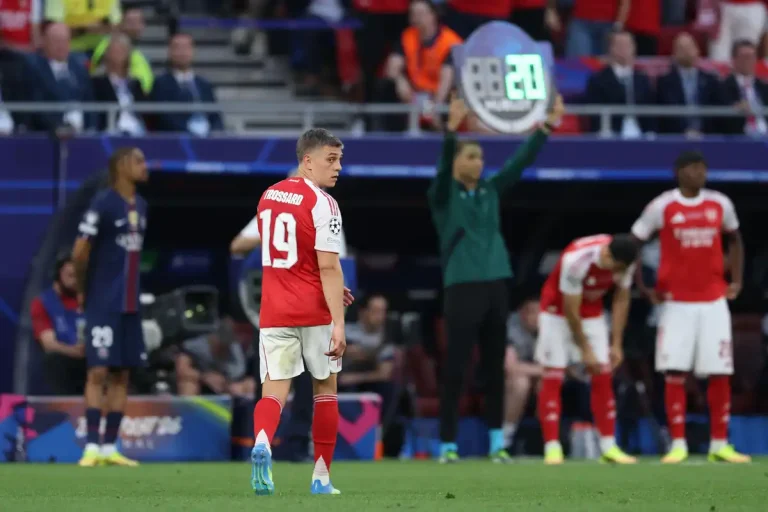 Leandro Trossard quitte Arsenal ©Alamy