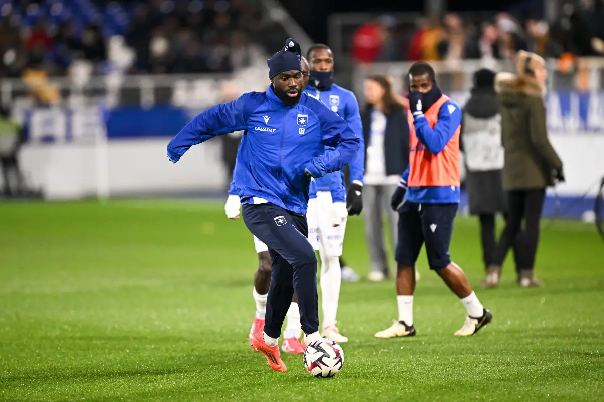 Ligue 1 : Ça part en vrille entre Auxerre et Lassine Sinayoko