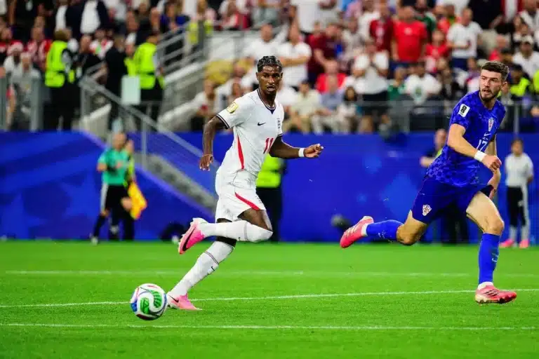 MU Marcus Rashford bloque l'arrivée d'une star française
