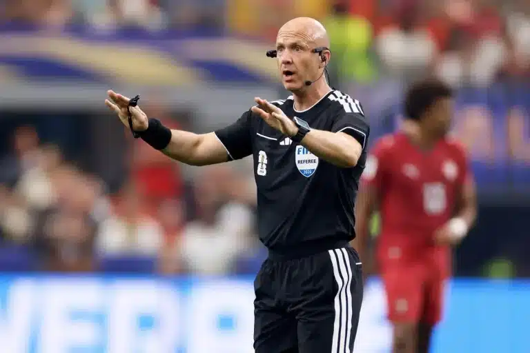 PL Anthony Taylor prend sa retraite professionnelle