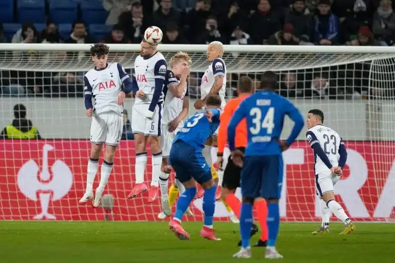 PL Tottenham renvoie un défenseur en Italie