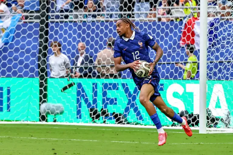PSG : Un club de PL tient le bon bout pour Bradley Barcola