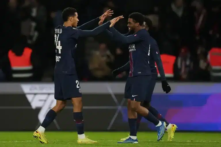 PSG Un titi parisien menace de claquer la porte