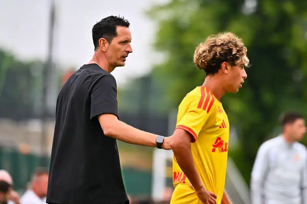 RC Lens : Le joli cadeau de Dino Topmöller à Mezian Mesloub