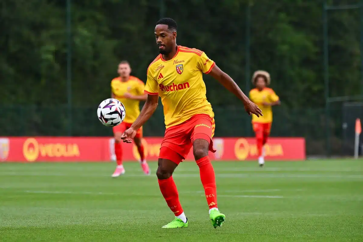 AJ Auxerre : Un attaquant du RC Lens en approche
