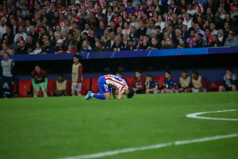 Simeone empêche le départ de Julian Alvarez ©Alamy